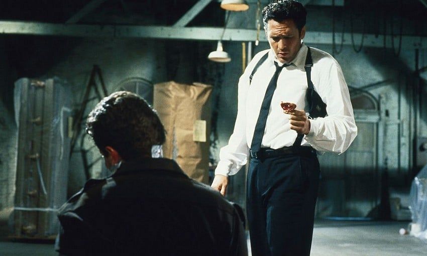 La violence & l'esthétique dans "Reservoirs Dogs" (Tarantino, 1992) : l’oreille coupée & "Stuck in The Middle With You" (Stealers Wheel, 1972)