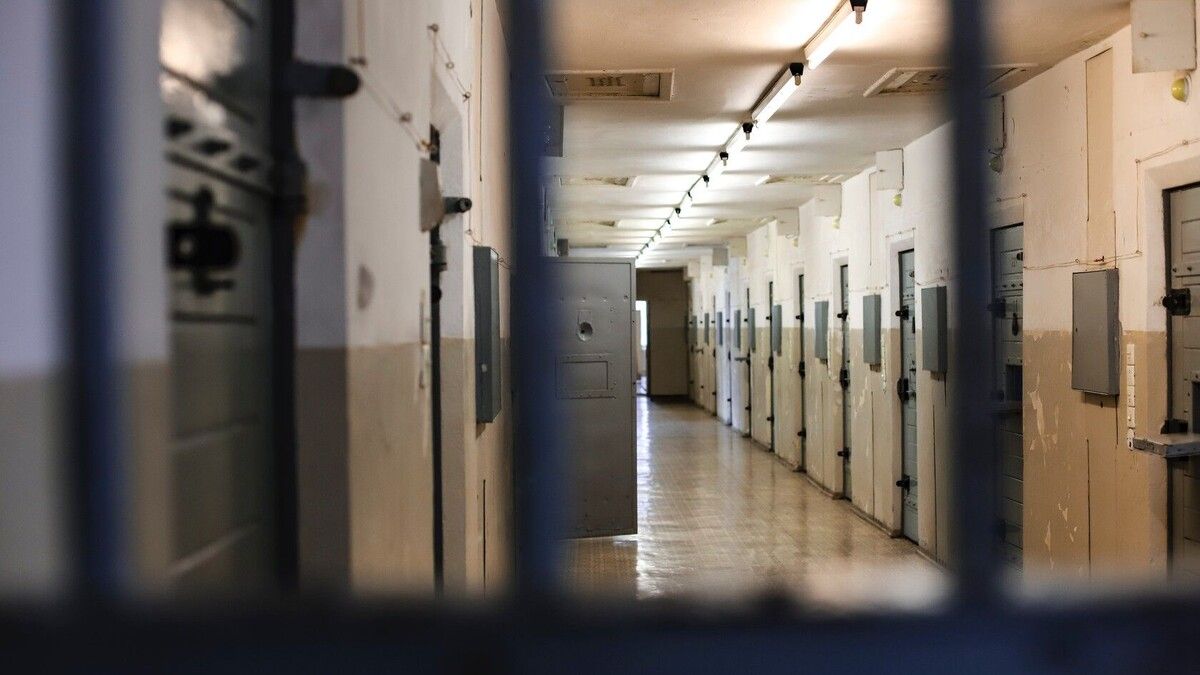 Rétributivisme ou utilitarisme : la peine en justice